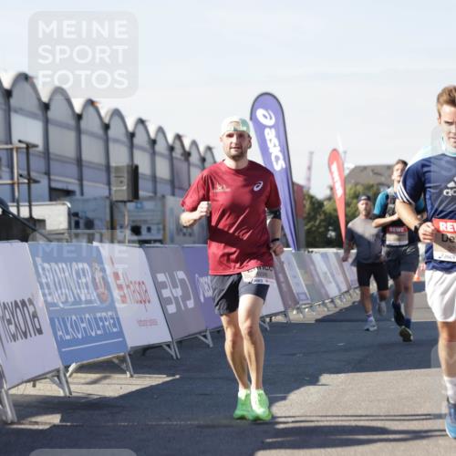03.10.2025 - Köhlbrandbrückenlauf Jannik Wohlers http://msf.ph/oto/9111392 03.10.2025 13:00:38 Ziel 4016, 4018, 4172, 4228, 4299, 4622, 4763, 4850, 5011, 5664, 6373, 6490 meine-sportfotos.de