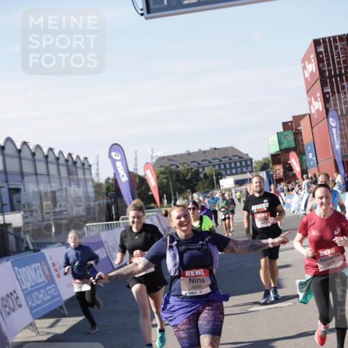 03.10.2025 - Köhlbrandbrückenlauf Jannik Wohlers http://msf.ph/oto/9111396 03.10.2025 13:30:39 Ziel 4355, 4840, 4841, 5289, 5346, 6170, 6223, 6347 meine-sportfotos.de