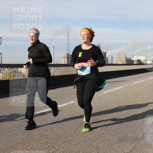 03.10.2025 - Köhlbrandbrückenlauf Lena Gebhardt http://msf.ph/oto/9111404 03.10.2025 10:15:24 Position 2 2887 meine-sportfotos.de