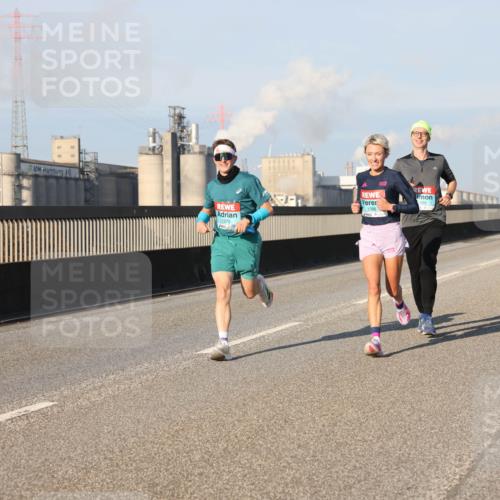 03.10.2025 - Köhlbrandbrückenlauf Lena Gebhardt http://msf.ph/oto/9111408 03.10.2025 09:41:53 Position 2 1275, 1086 meine-sportfotos.de