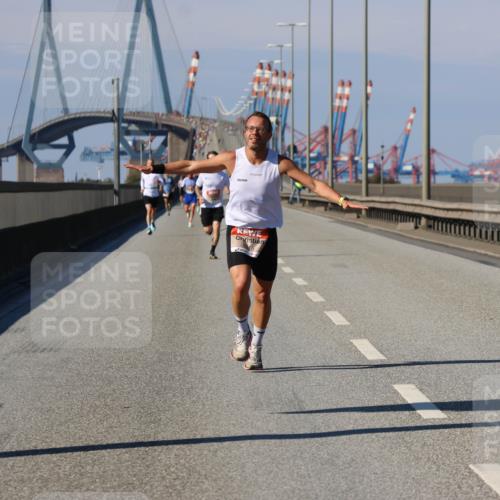 03.10.2025 - Köhlbrandbrückenlauf Strokosch-Dieckow http://msf.ph/oto/9111409 03.10.2025 12:39:18 Position 3  meine-sportfotos.de