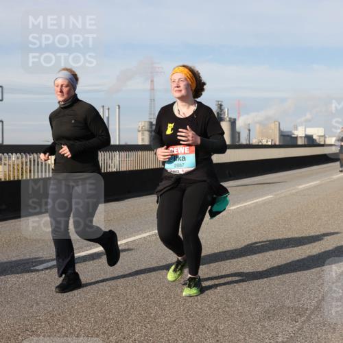 03.10.2025 - Köhlbrandbrückenlauf Lena Gebhardt http://msf.ph/oto/9111412 03.10.2025 10:15:24 Position 2 2887 meine-sportfotos.de