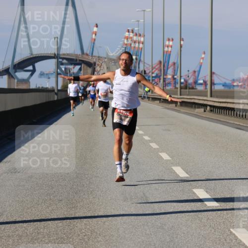 03.10.2025 - Köhlbrandbrückenlauf Strokosch-Dieckow http://msf.ph/oto/9111414 03.10.2025 12:39:18 Position 3  meine-sportfotos.de