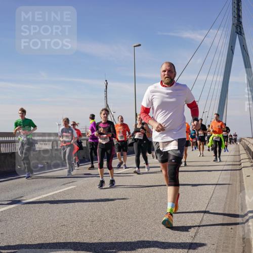 03.10.2025 - Köhlbrandbrückenlauf Michael Burmester http://msf.ph/oto/9111422 03.10.2025 12:53:41 Position 2 27 meine-sportfotos.de
