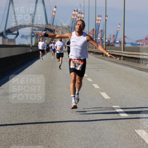 03.10.2025 - Köhlbrandbrückenlauf Strokosch-Dieckow http://msf.ph/oto/9111457 03.10.2025 12:39:18 Position 3  meine-sportfotos.de
