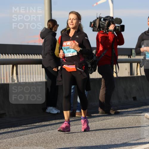03.10.2025 - Köhlbrandbrückenlauf Strokosch-Dieckow http://msf.ph/oto/9111468 03.10.2025 09:44:13 Position 2 1294, 1496 meine-sportfotos.de