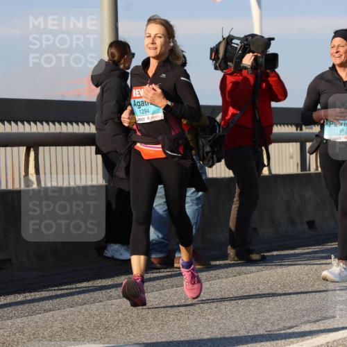03.10.2025 - Köhlbrandbrückenlauf Strokosch-Dieckow http://msf.ph/oto/9111474 03.10.2025 09:44:14 Position 2 1294, 1496 meine-sportfotos.de