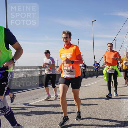 03.10.2025 - Köhlbrandbrückenlauf Michael Burmester http://msf.ph/oto/9111521 03.10.2025 12:53:45 Position 2 6776, 04264, 6230 meine-sportfotos.de