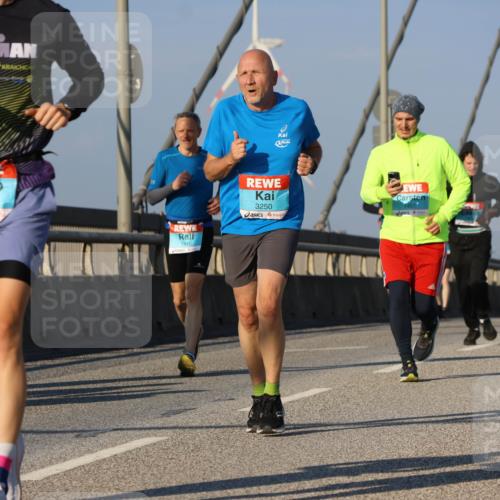 03.10.2025 - Köhlbrandbrückenlauf Strokosch-Dieckow http://msf.ph/oto/9111525 03.10.2025 09:44:19 Position 2 10, 3, 1486, 1319, 3250, 1451 meine-sportfotos.de