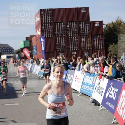 03.10.2025 - Köhlbrandbrückenlauf Jannik Wohlers http://msf.ph/oto/9111529 03.10.2025 13:30:47 Ziel 4355, 4840, 4841, 4937, 5005, 5142, 5289, 5391, 5402, 6170, 6223, 6347 meine-sportfotos.de