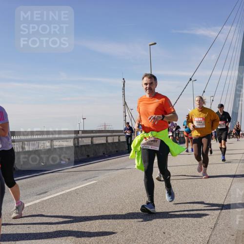 03.10.2025 - Köhlbrandbrückenlauf Michael Burmester http://msf.ph/oto/9111535 03.10.2025 12:53:45 Position 2 5397 meine-sportfotos.de