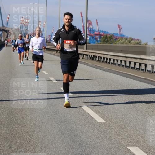 03.10.2025 - Köhlbrandbrückenlauf Strokosch-Dieckow http://msf.ph/oto/9111573 03.10.2025 12:39:33 Position 3 6793 meine-sportfotos.de