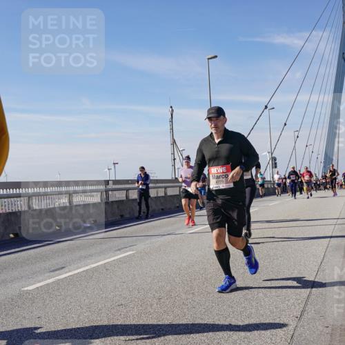 03.10.2025 - Köhlbrandbrückenlauf Michael Burmester http://msf.ph/oto/9111575 03.10.2025 12:53:48 Position 2 4779 meine-sportfotos.de