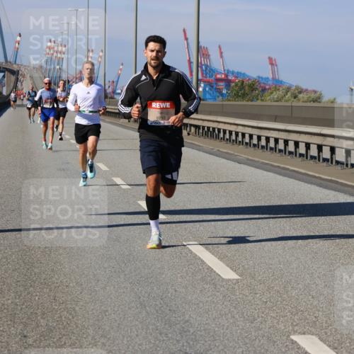 03.10.2025 - Köhlbrandbrückenlauf Strokosch-Dieckow http://msf.ph/oto/9111577 03.10.2025 12:39:33 Position 3 6793 meine-sportfotos.de