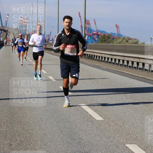 03.10.2025 - Köhlbrandbrückenlauf Strokosch-Dieckow http://msf.ph/oto/9111581 03.10.2025 12:39:33 Position 3 6793 meine-sportfotos.de