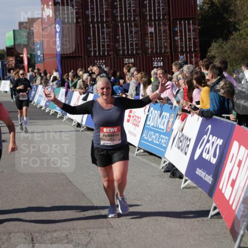 03.10.2025 - Köhlbrandbrückenlauf Jannik Wohlers http://msf.ph/oto/9111590 03.10.2025 13:30:51 Ziel 4715, 4840, 4841, 4937, 5005, 5142, 5391, 5402, 5938, 6223, 6537 meine-sportfotos.de