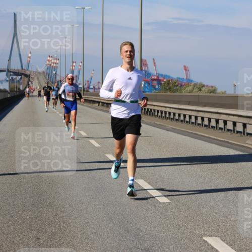 03.10.2025 - Köhlbrandbrückenlauf Strokosch-Dieckow http://msf.ph/oto/9111591 03.10.2025 12:39:36 Position 3  meine-sportfotos.de