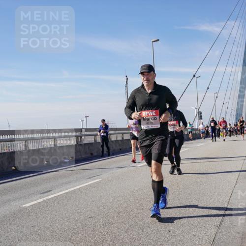 03.10.2025 - Köhlbrandbrückenlauf Michael Burmester http://msf.ph/oto/9111594 03.10.2025 12:53:48 Position 2 4779 meine-sportfotos.de