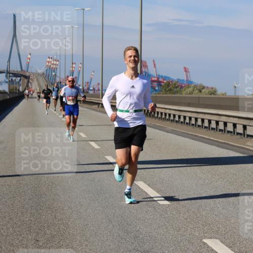 03.10.2025 - Köhlbrandbrückenlauf Strokosch-Dieckow http://msf.ph/oto/9111599 03.10.2025 12:39:36 Position 3  meine-sportfotos.de