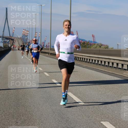 03.10.2025 - Köhlbrandbrückenlauf Strokosch-Dieckow http://msf.ph/oto/9111609 03.10.2025 12:39:36 Position 3  meine-sportfotos.de