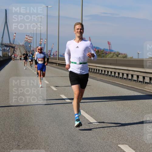 03.10.2025 - Köhlbrandbrückenlauf Strokosch-Dieckow http://msf.ph/oto/9111613 03.10.2025 12:39:36 Position 3  meine-sportfotos.de