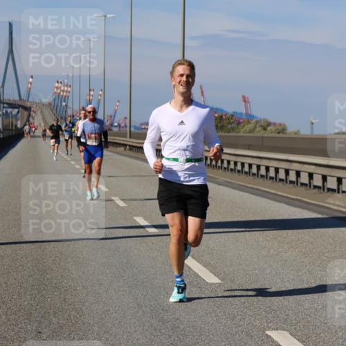 03.10.2025 - Köhlbrandbrückenlauf Strokosch-Dieckow http://msf.ph/oto/9111624 03.10.2025 12:39:36 Position 3  meine-sportfotos.de