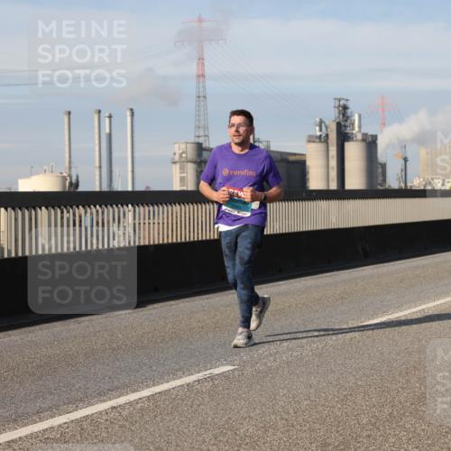 03.10.2025 - Köhlbrandbrückenlauf Lena Gebhardt http://msf.ph/oto/9111626 03.10.2025 10:15:32 Position 2 2479 meine-sportfotos.de