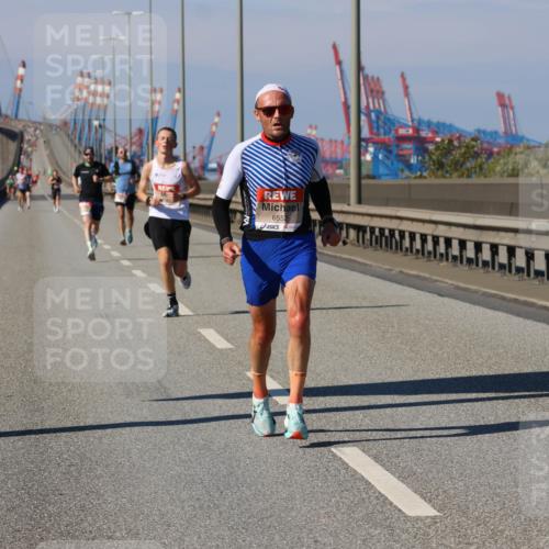 03.10.2025 - Köhlbrandbrückenlauf Strokosch-Dieckow http://msf.ph/oto/9111629 03.10.2025 12:39:39 Position 3 6552 meine-sportfotos.de