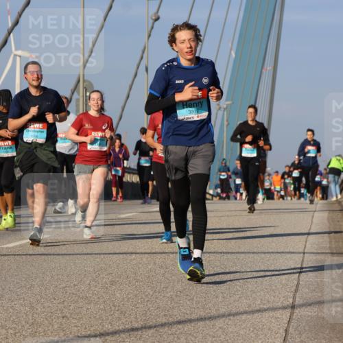 03.10.2025 - Köhlbrandbrückenlauf Strokosch-Dieckow http://msf.ph/oto/9111639 03.10.2025 09:44:34 Position 2 3379, 1506, 1333 meine-sportfotos.de