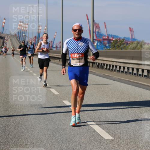 03.10.2025 - Köhlbrandbrückenlauf Strokosch-Dieckow http://msf.ph/oto/9111650 03.10.2025 12:39:39 Position 3 6552 meine-sportfotos.de