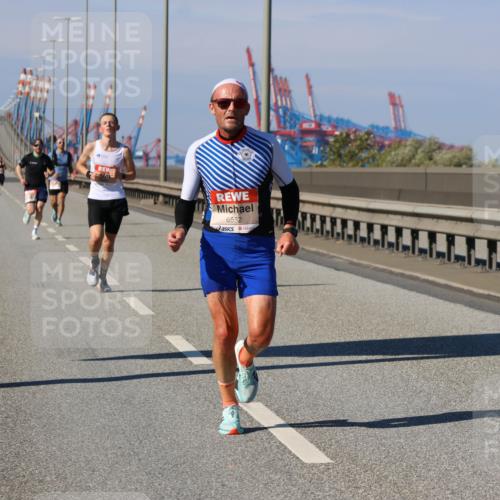 03.10.2025 - Köhlbrandbrückenlauf Strokosch-Dieckow http://msf.ph/oto/9111664 03.10.2025 12:39:39 Position 3 6552 meine-sportfotos.de