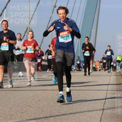 03.10.2025 - Köhlbrandbrückenlauf Strokosch-Dieckow http://msf.ph/oto/9111667 03.10.2025 09:44:34 Position 2 1506, 14, 10, 3379 meine-sportfotos.de