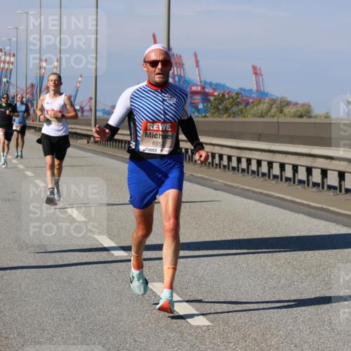 03.10.2025 - Köhlbrandbrückenlauf Strokosch-Dieckow http://msf.ph/oto/9111674 03.10.2025 12:39:39 Position 3 6552 meine-sportfotos.de