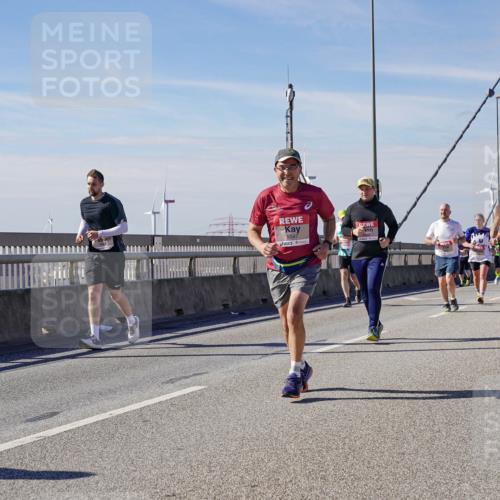 03.10.2025 - Köhlbrandbrückenlauf Michael Burmester http://msf.ph/oto/9111685 03.10.2025 12:53:55 Position 2 5047 meine-sportfotos.de