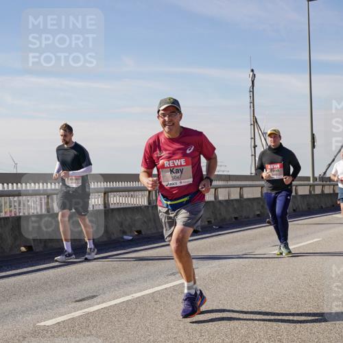03.10.2025 - Köhlbrandbrückenlauf Michael Burmester http://msf.ph/oto/9111700 03.10.2025 12:53:56 Position 2 5047 meine-sportfotos.de