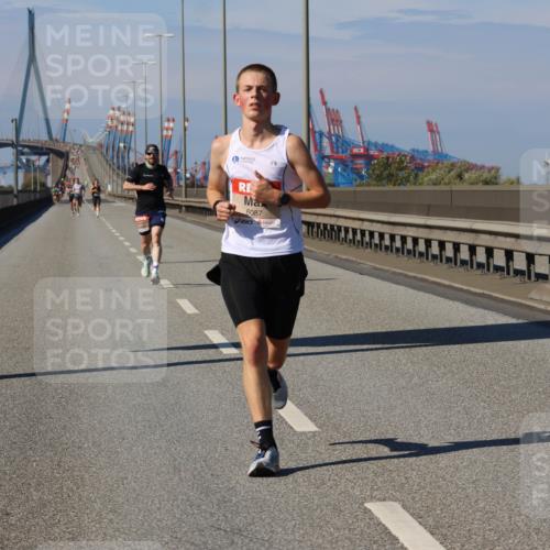 03.10.2025 - Köhlbrandbrückenlauf Strokosch-Dieckow http://msf.ph/oto/9111703 03.10.2025 12:39:44 Position 3 6087 meine-sportfotos.de