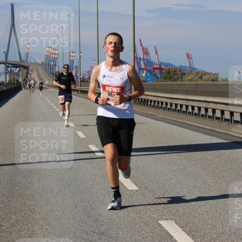 03.10.2025 - Köhlbrandbrückenlauf Strokosch-Dieckow http://msf.ph/oto/9111706 03.10.2025 12:39:44 Position 3 608 meine-sportfotos.de