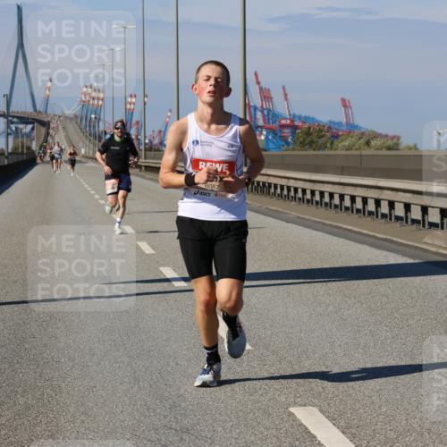 03.10.2025 - Köhlbrandbrückenlauf Strokosch-Dieckow http://msf.ph/oto/9111712 03.10.2025 12:39:44 Position 3 6087 meine-sportfotos.de