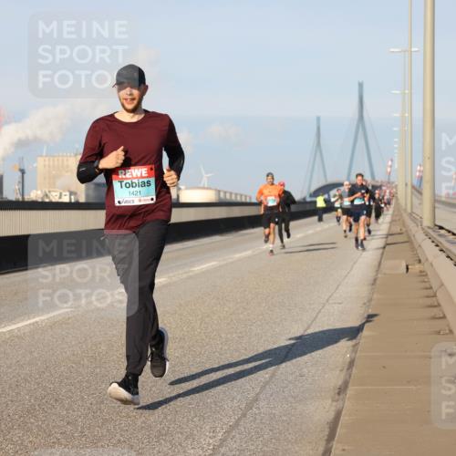 03.10.2025 - Köhlbrandbrückenlauf Lena Gebhardt http://msf.ph/oto/9111720 03.10.2025 09:42:00 Position 2 1421 meine-sportfotos.de
