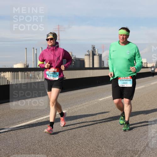 03.10.2025 - Köhlbrandbrückenlauf Lena Gebhardt http://msf.ph/oto/9111725 03.10.2025 10:15:35 Position 2 2479, 2839 meine-sportfotos.de