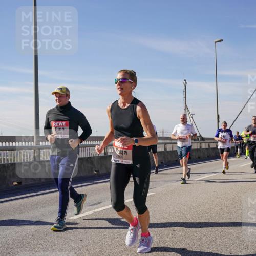 03.10.2025 - Köhlbrandbrückenlauf Michael Burmester http://msf.ph/oto/9111746 03.10.2025 12:53:58 Position 2 5458, 4709 meine-sportfotos.de