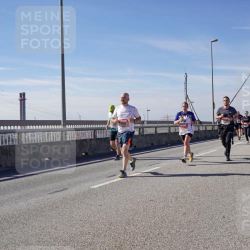 03.10.2025 - Köhlbrandbrückenlauf Michael Burmester http://msf.ph/oto/9111755 03.10.2025 12:54:00 Position 2  meine-sportfotos.de