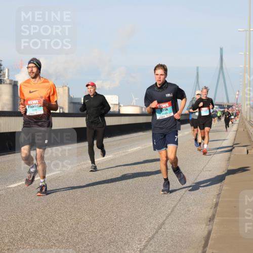 03.10.2025 - Köhlbrandbrückenlauf Lena Gebhardt http://msf.ph/oto/9111757 03.10.2025 09:42:05 Position 2 1101, 3143 meine-sportfotos.de