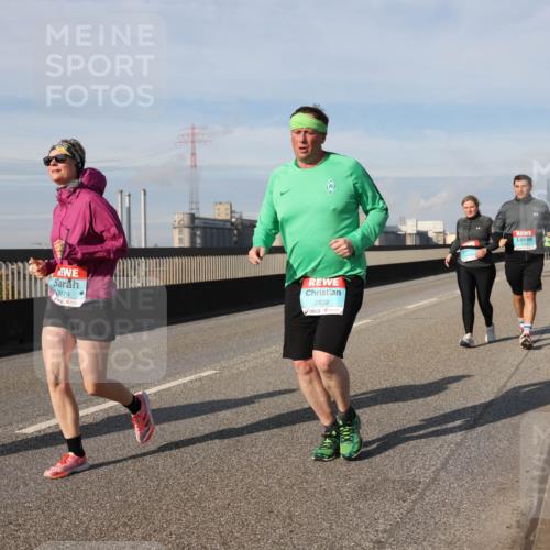 03.10.2025 - Köhlbrandbrückenlauf Lena Gebhardt http://msf.ph/oto/9111762 03.10.2025 10:15:35 Position 2 2479, 2839 meine-sportfotos.de
