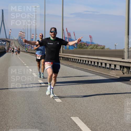 03.10.2025 - Köhlbrandbrückenlauf Strokosch-Dieckow http://msf.ph/oto/9111763 03.10.2025 12:39:48 Position 3 458 meine-sportfotos.de
