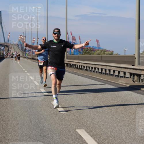 03.10.2025 - Köhlbrandbrückenlauf Strokosch-Dieckow http://msf.ph/oto/9111771 03.10.2025 12:39:48 Position 3  meine-sportfotos.de