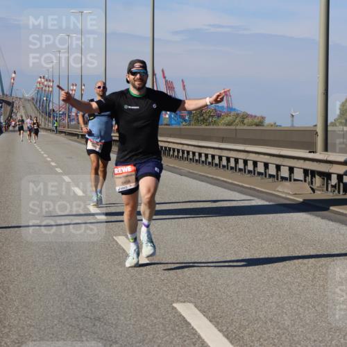 03.10.2025 - Köhlbrandbrückenlauf Strokosch-Dieckow http://msf.ph/oto/9111789 03.10.2025 12:39:49 Position 3 96, 6458 meine-sportfotos.de
