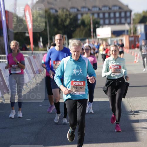 03.10.2025 - Köhlbrandbrückenlauf Jannik Wohlers http://msf.ph/oto/9111791 03.10.2025 13:30:54 Ziel 4715, 4734, 4937, 5005, 5142, 5185, 5206, 5349, 5391, 5402, 5938, 6537 meine-sportfotos.de