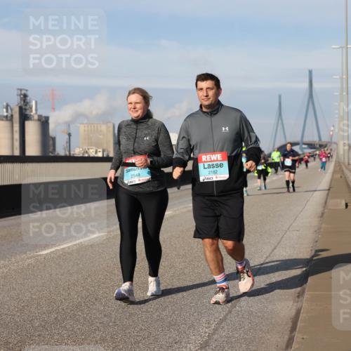03.10.2025 - Köhlbrandbrückenlauf Lena Gebhardt http://msf.ph/oto/9111792 03.10.2025 10:15:37 Position 2 2548, 2182 meine-sportfotos.de
