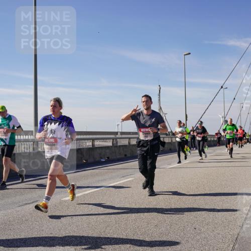 03.10.2025 - Köhlbrandbrückenlauf Michael Burmester http://msf.ph/oto/9111793 03.10.2025 12:54:01 Position 2 6531 meine-sportfotos.de